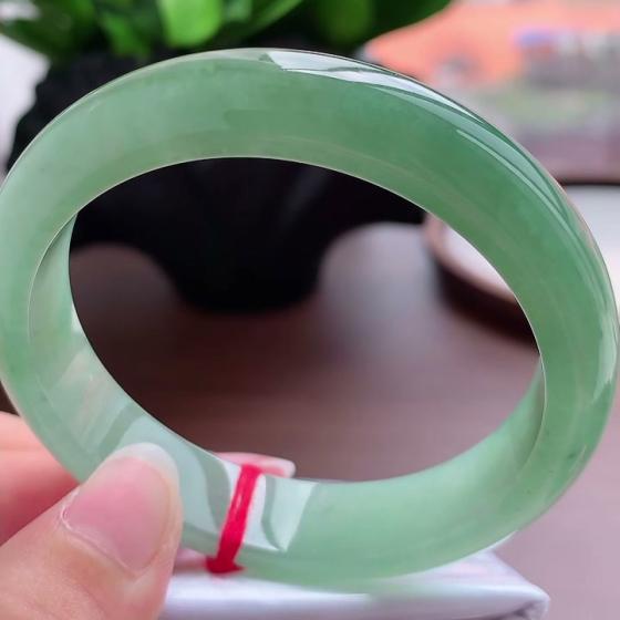 天然翡翠飘黄翡正装手镯